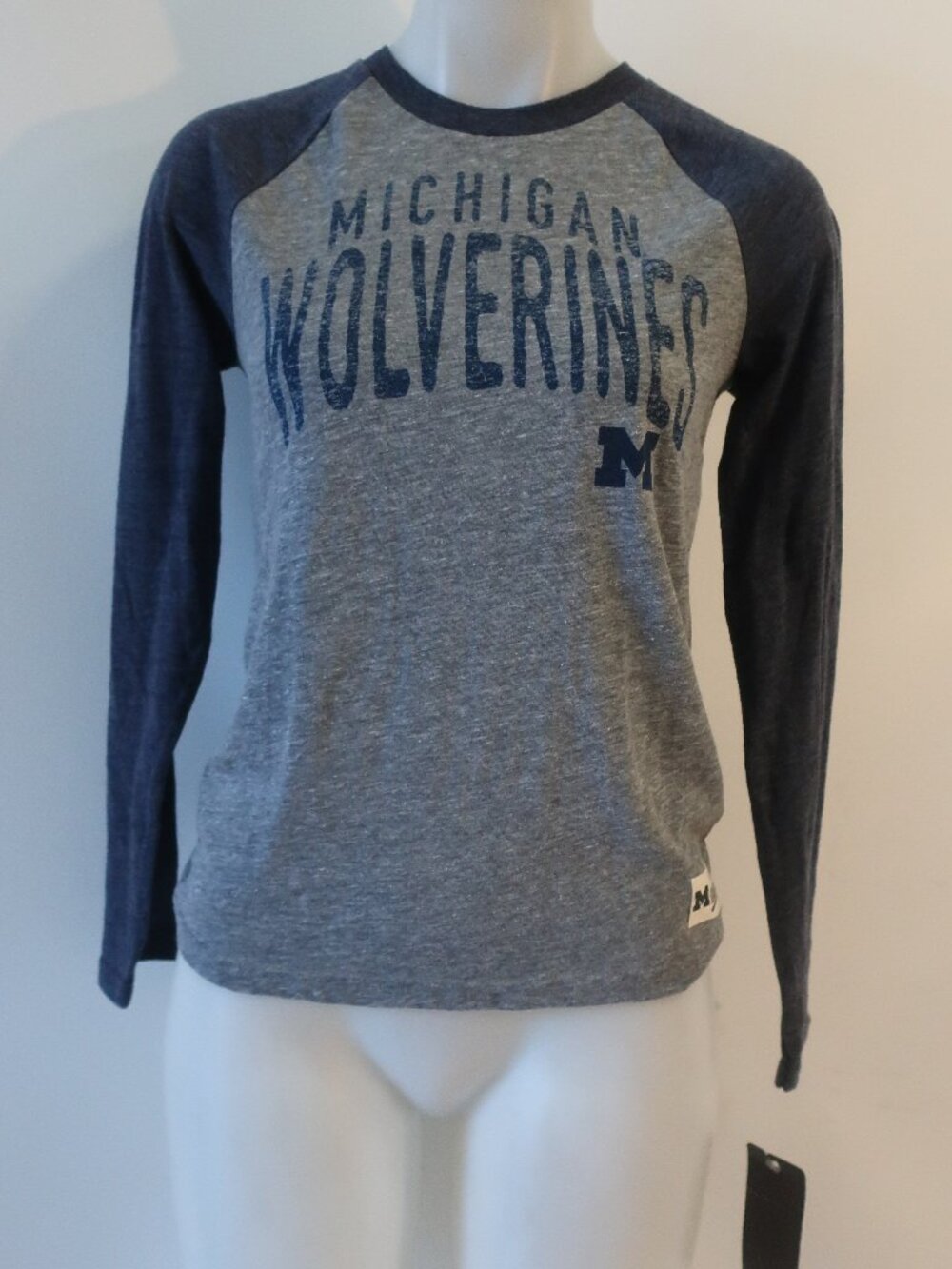 NWT Boys Gen2 Navy Gray (Item- 33) Raglan Michigan Wolverines Graphic T-Shirt M